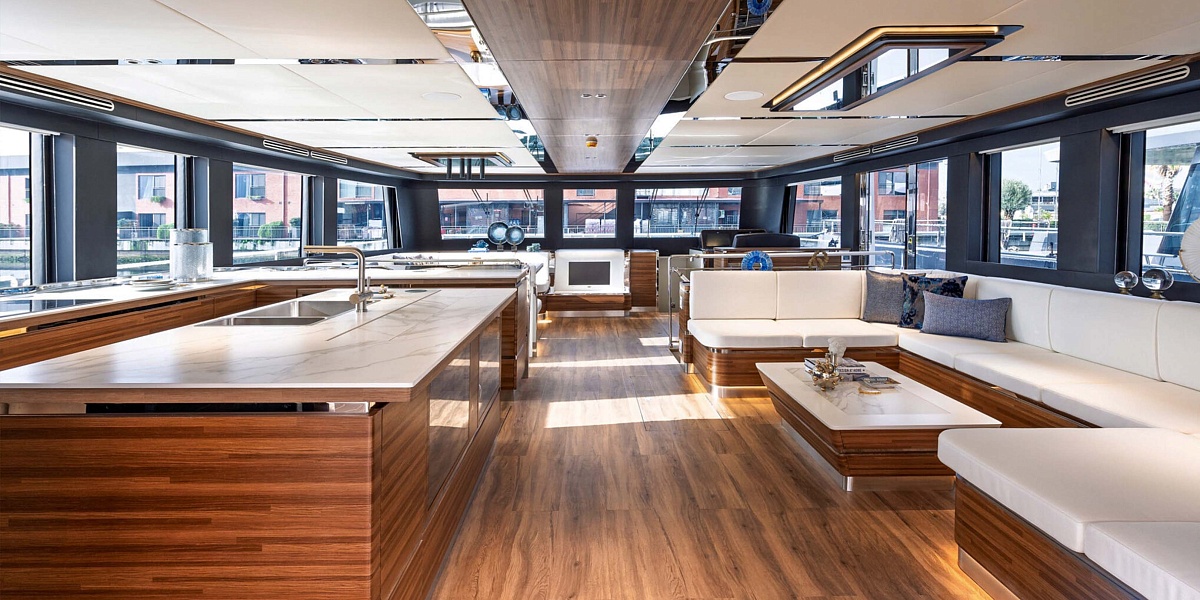 Аренда катамарана на солнечных батареях Vision F Yacht ATRAVERSIA во Франции